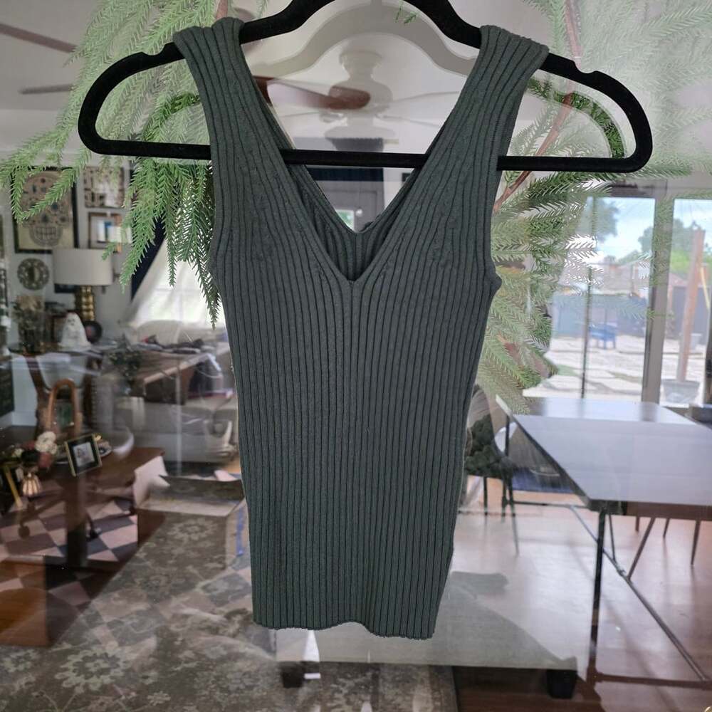 Final Touch V-Neck Ribbed Tank Top Size S Green